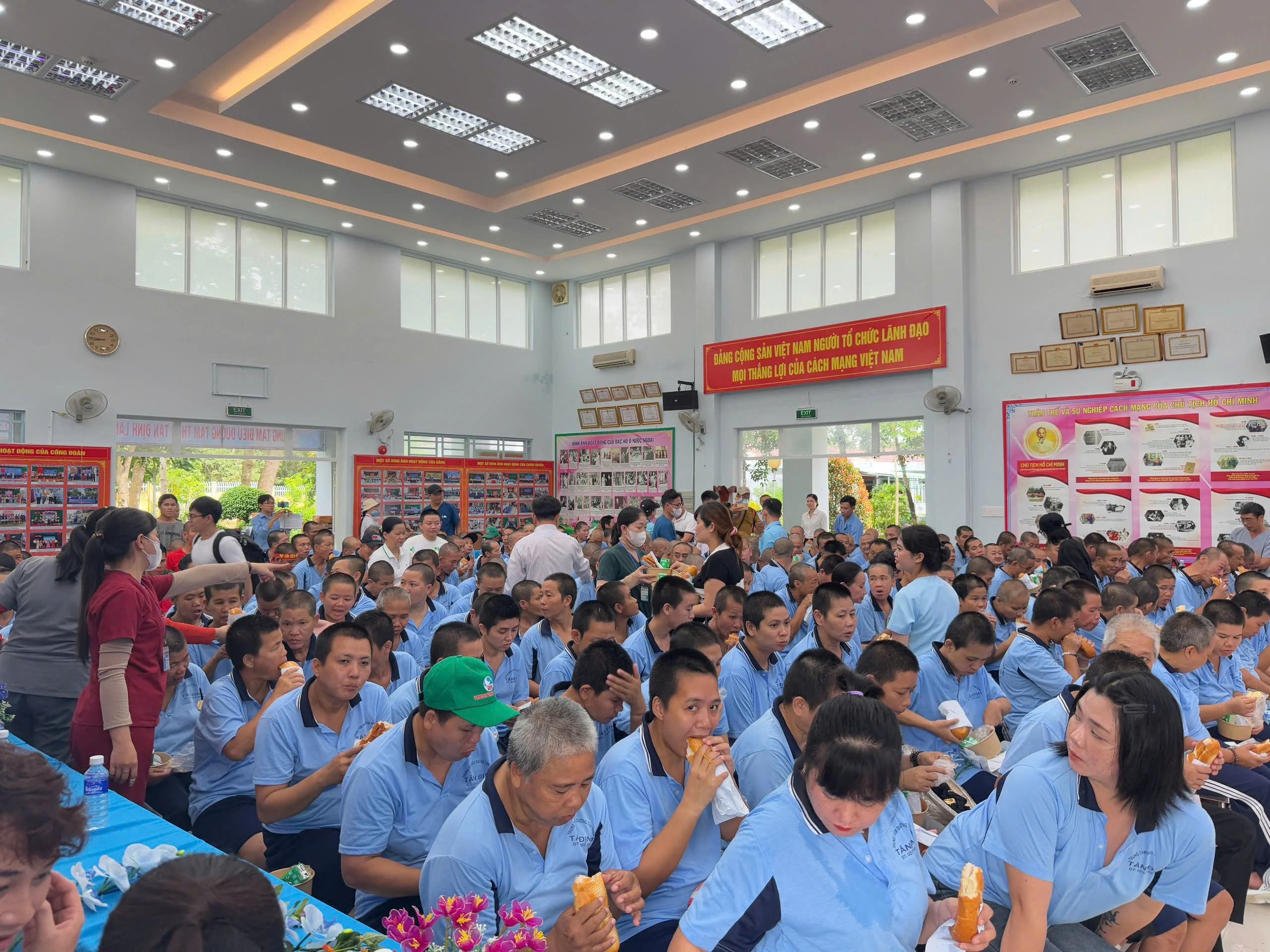 Thiên Ân Food đi từ thiện