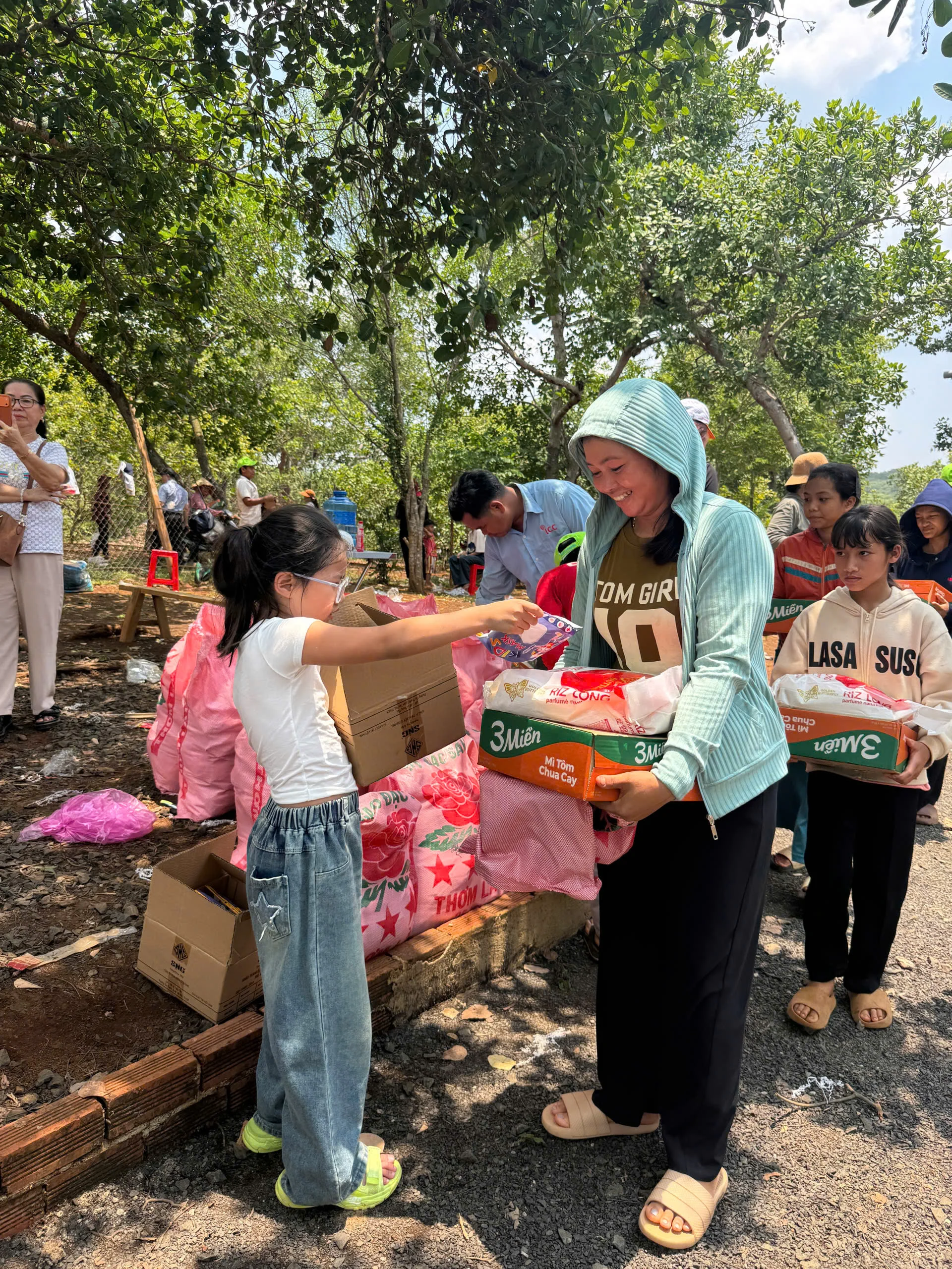 Hình ảnh từ thiện 2026